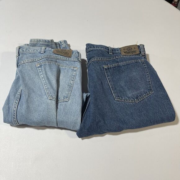 Lot of 2 Wrangler Jeans Mens 42x30 Relaxed Fit Blue Denim - Picture 1 of 9